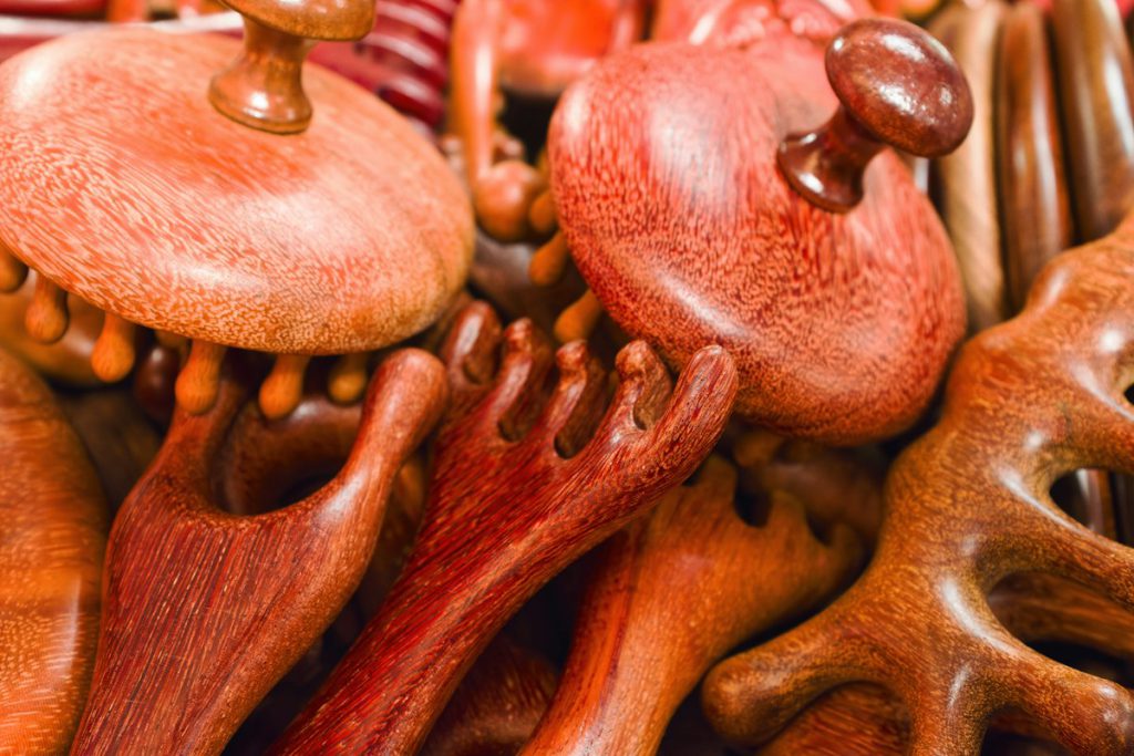 Herramientas de madera utilizadas en maderoterapia